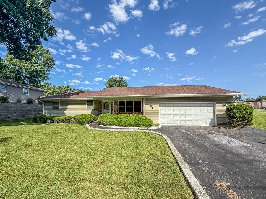 3750 E Lake Shore Drive, Decatur, IL 62521 - #2