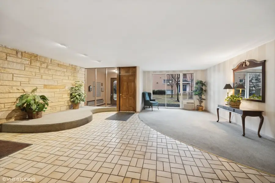 415 Wesley Avenue #24, Oak Park, IL 60302 - Image #2