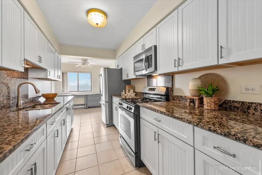 3350 N Carriageway Drive #411, Arlington Heights, IL 60004 - Image #2