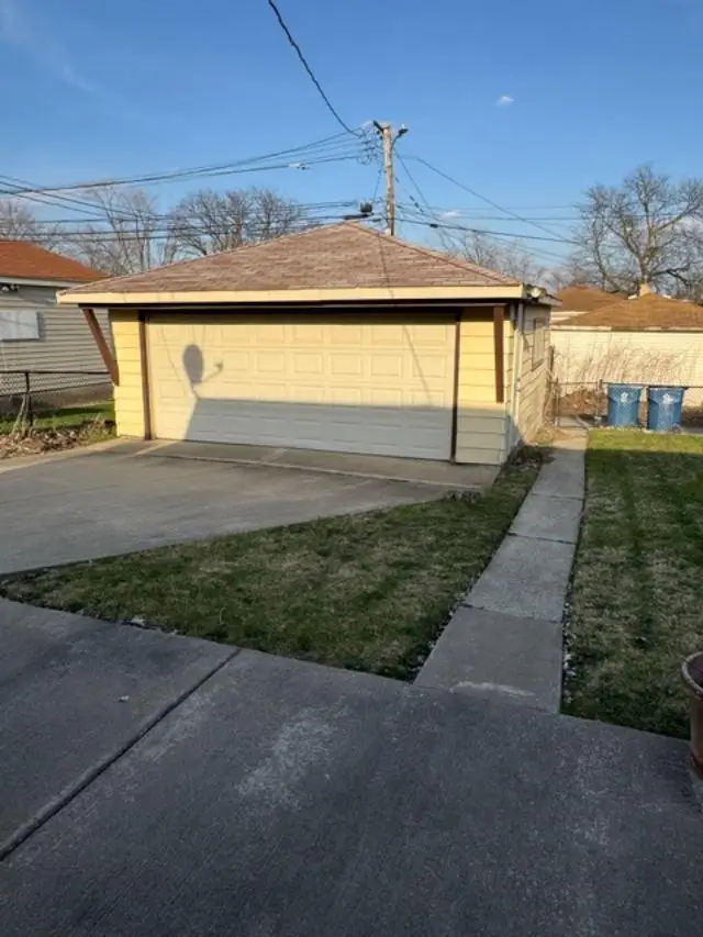 Address Withheld By Seller, Calumet Park, IL 60827 - #3