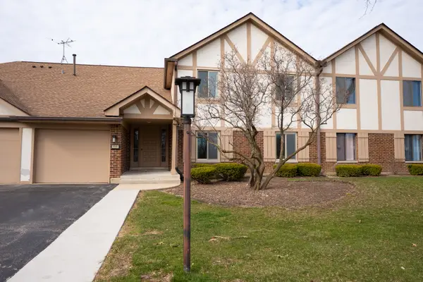 916 Surrey Drive #1A, Schaumburg, IL 60193