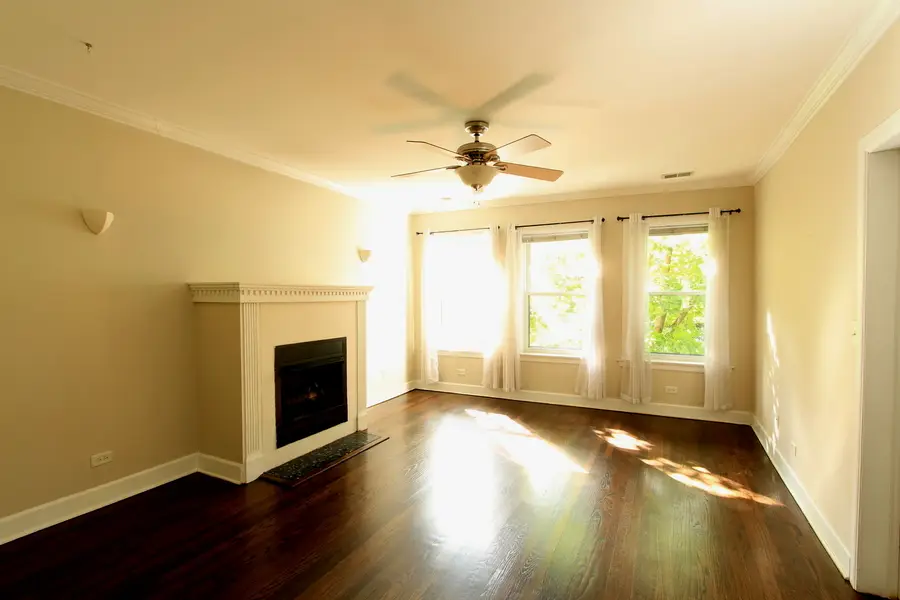 7059 N Damen Avenue #2N, Chicago, IL 60645 - #3