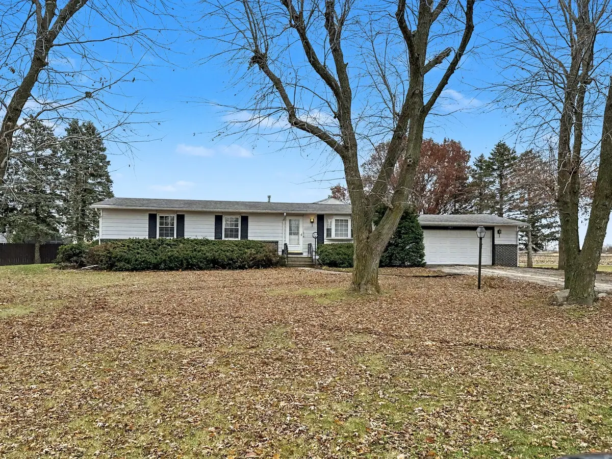 107 S Clinton Street, Ashkum, IL 60911 - Image #1