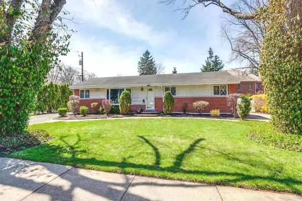 1004 Broadmoor Place, Deerfield, IL 60015