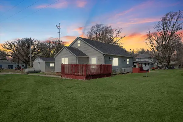 110 W State Route 54, Roberts, IL 60962