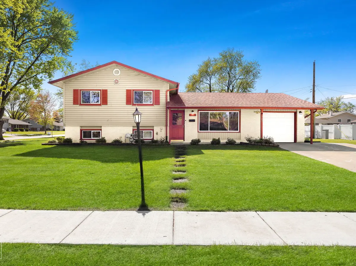 940 Washington Boulevard, Hoffman Estates, IL 60169 - #1