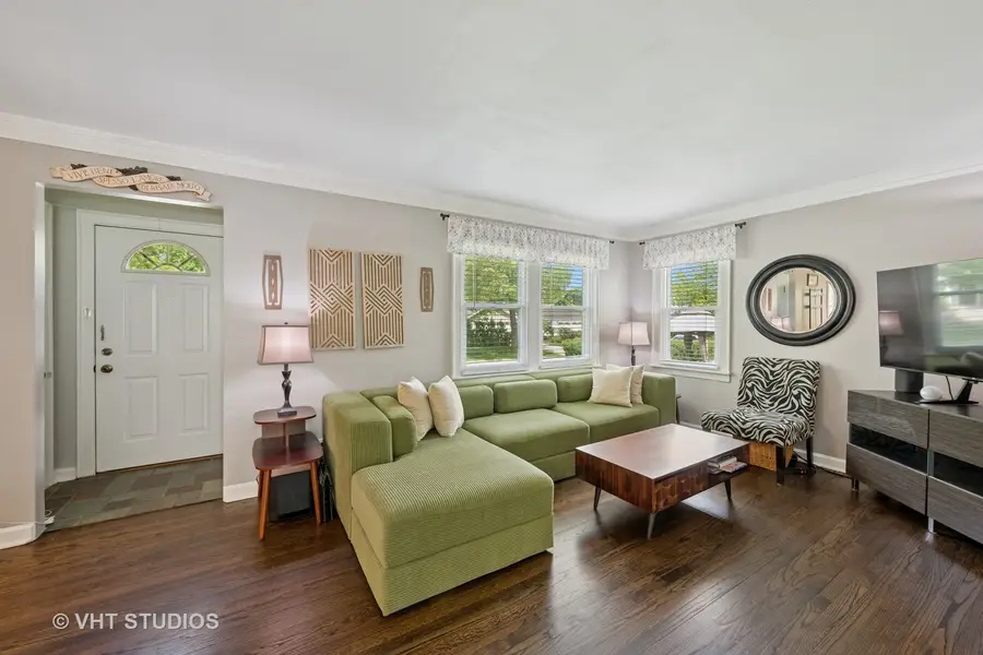 415 W Willow Street, Arlington Heights, IL 60004 - #3