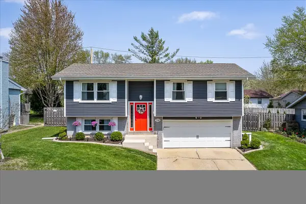 716 S 9th Avenue, St. Charles, IL 60174