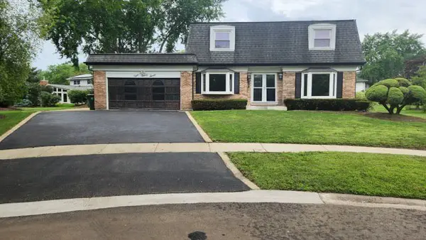 827 W Sandpiper Court, Palatine, IL 60067