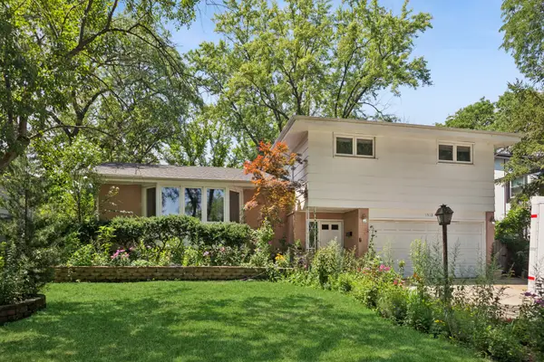 1512 Executive Lane, Glenview, IL 60026
