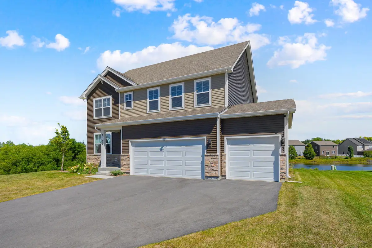 2042 Legacy Pointe Boulevard, Plainfield, IL 60586 - Image #1