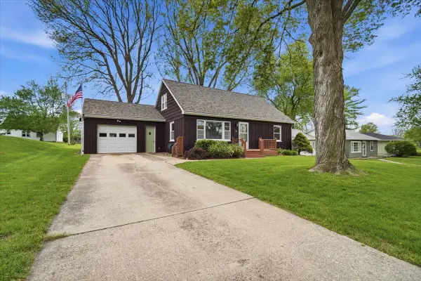 509 W Smith Street, Roanoke, IL 61561