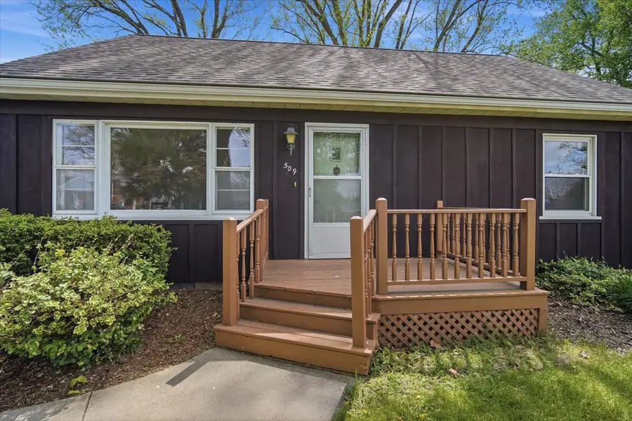 509 W Smith Street, Roanoke, IL 61561 - #3