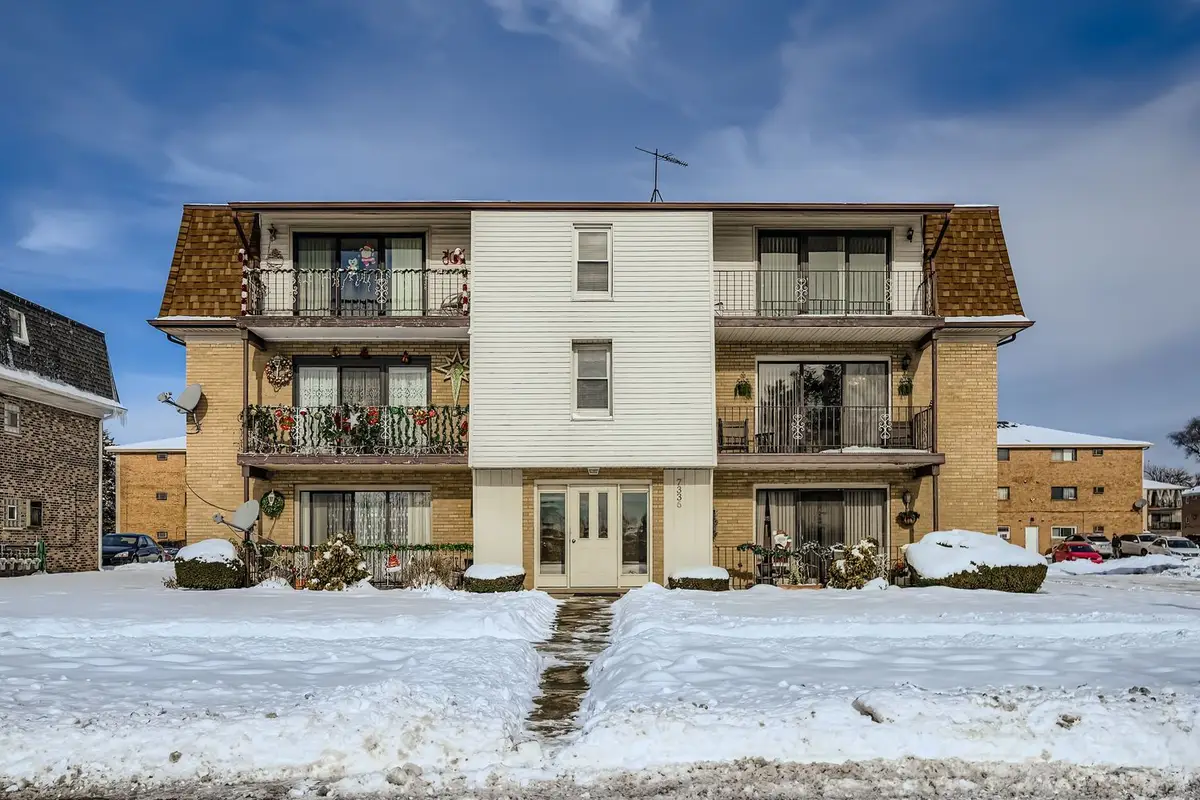 7336 86th Street W #2B, Bridgeview, IL 60455 - Image #1