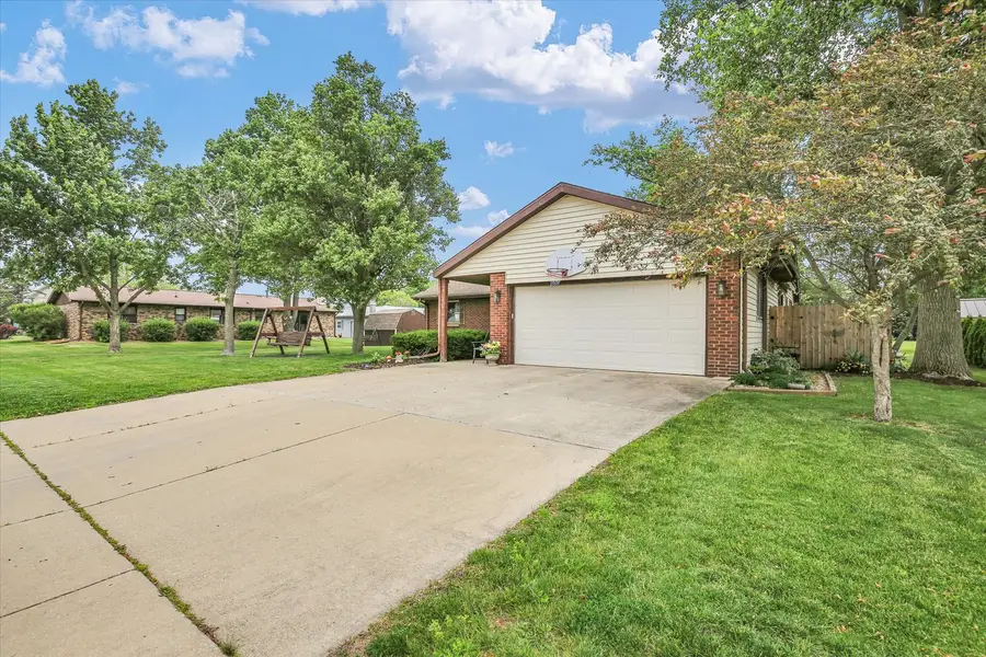 210 N Prospect Avenue, Savoy, IL 61874 - #2