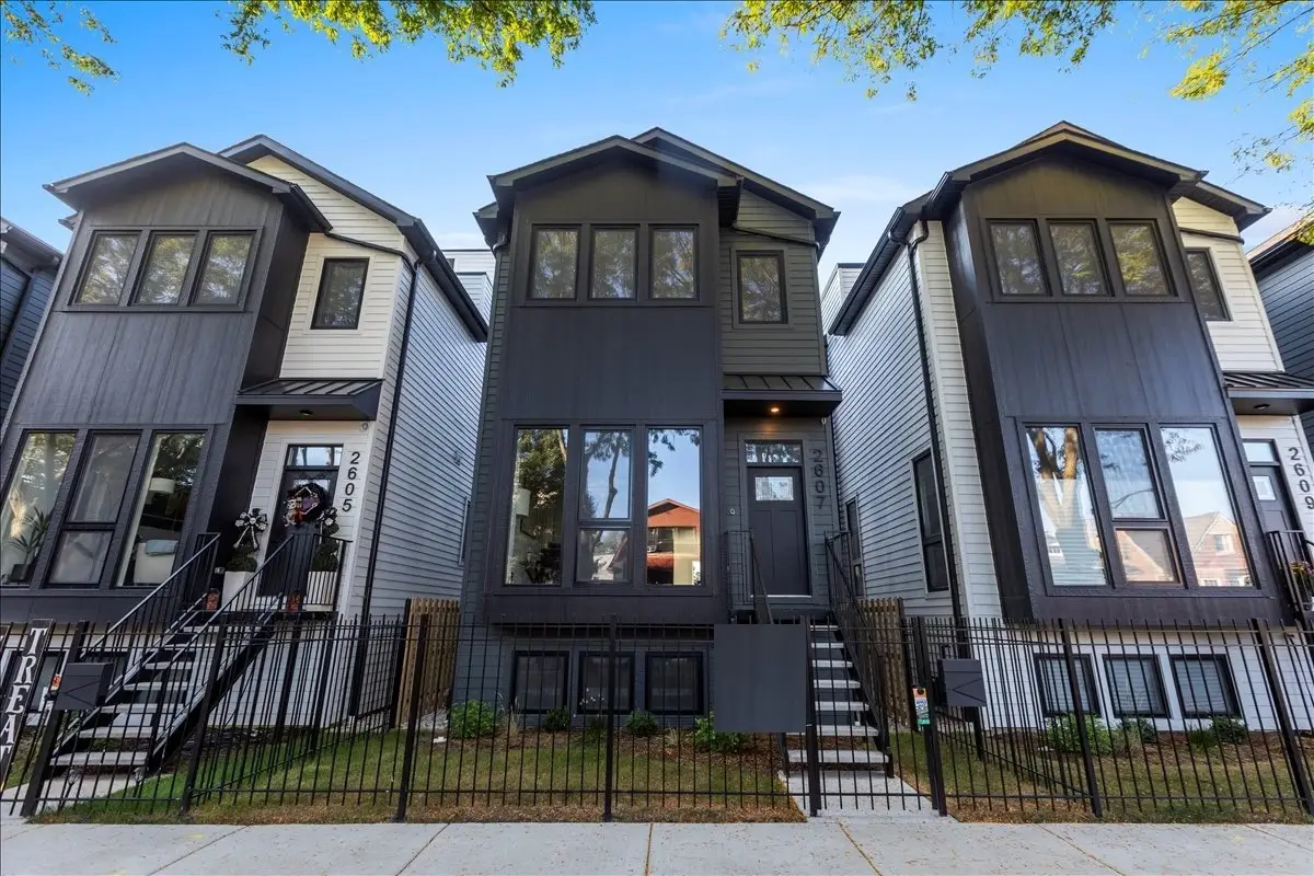 2607 W Carmen Avenue, Chicago, IL 60625 - Image #1
