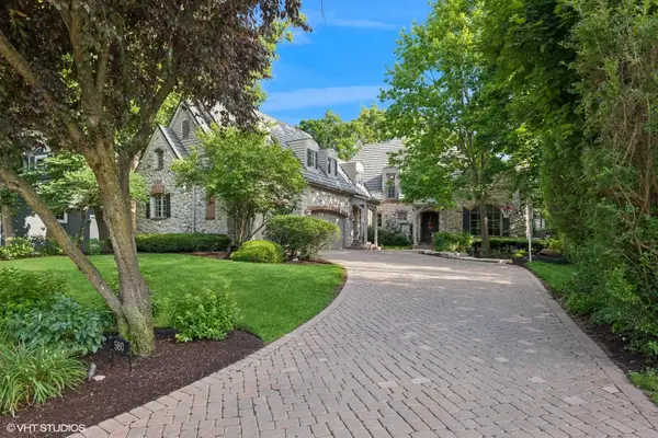 580 Oak Street, Glen Ellyn, IL 60137