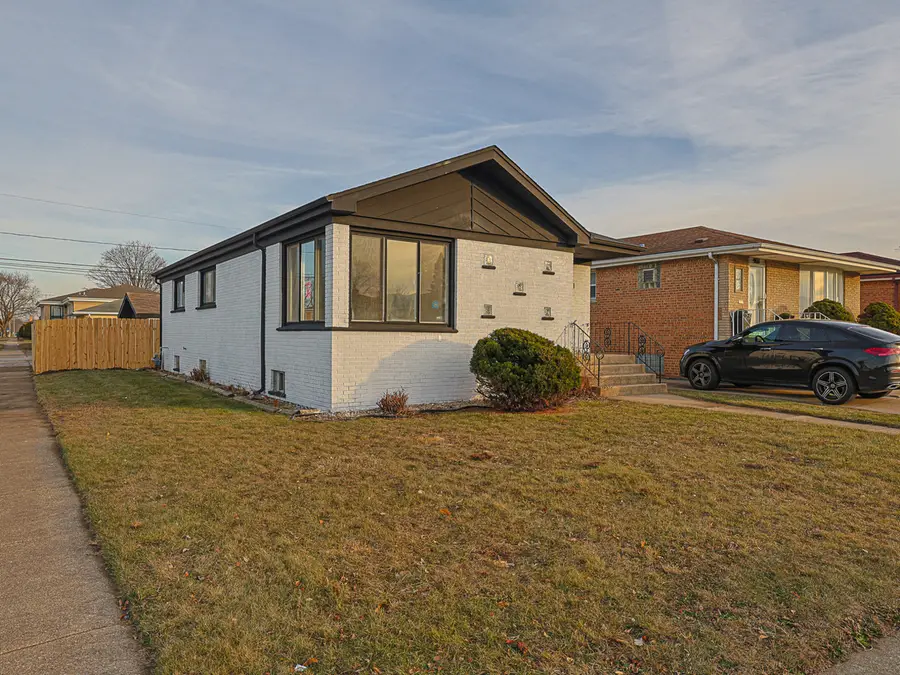 371 Bensley Avenue, Calumet City, IL 60409 - Image #3