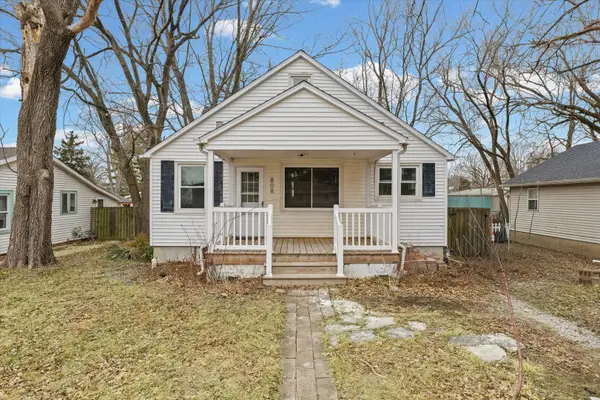 808 W William Street, Monticello, IL 61856