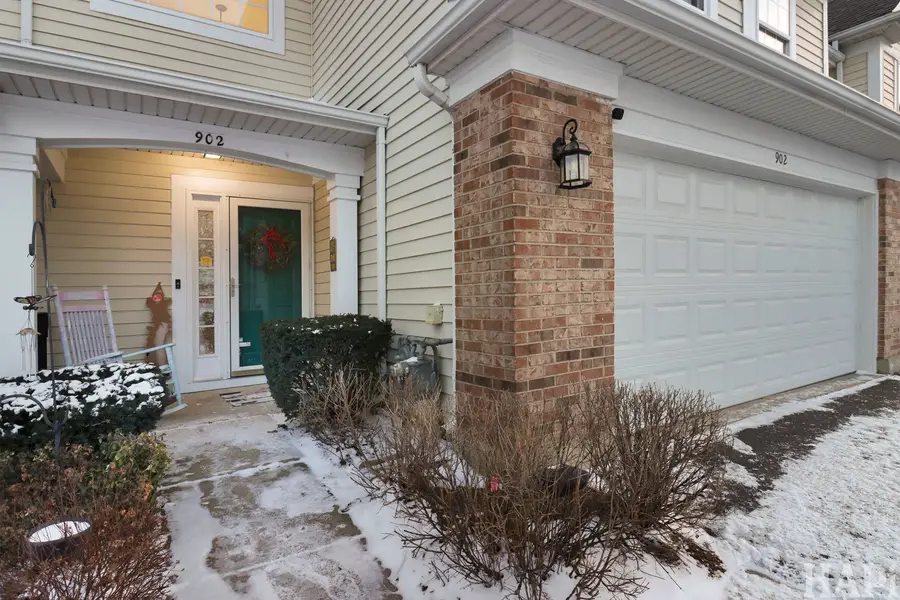 902 Huntington Drive #902, Elk Grove Village, IL 60007 - Image #2