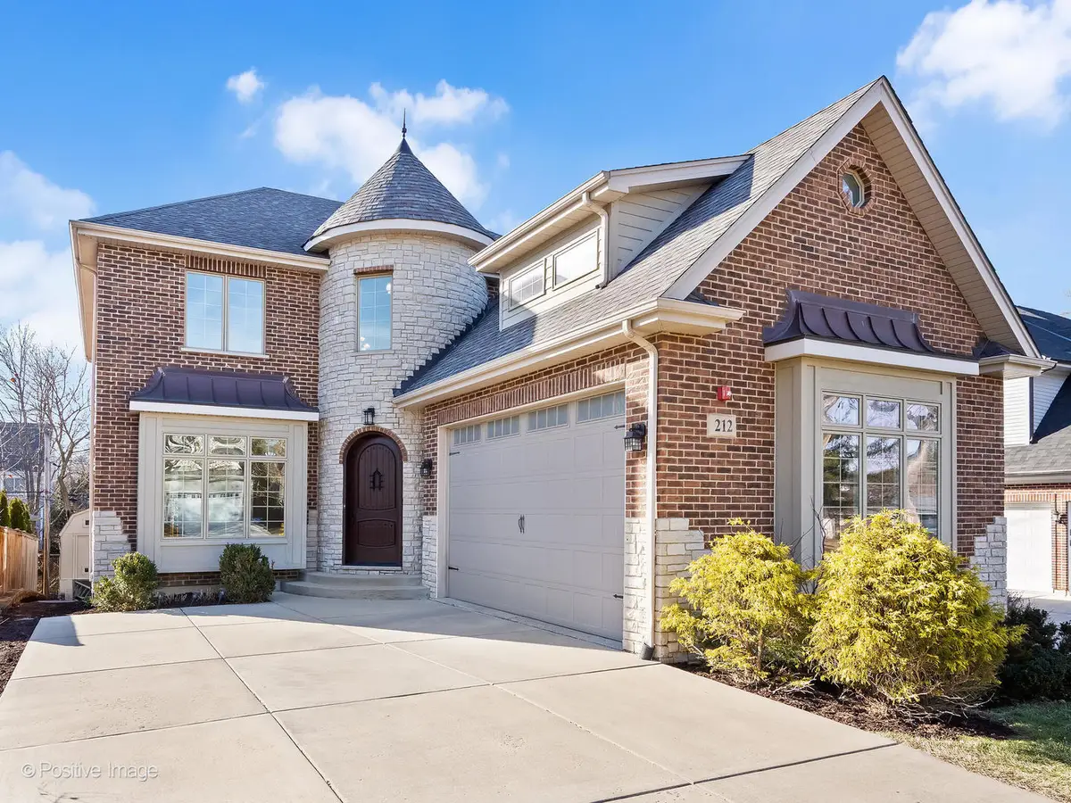 212 Holmes Avenue, Clarendon Hills, IL 60514 - #1