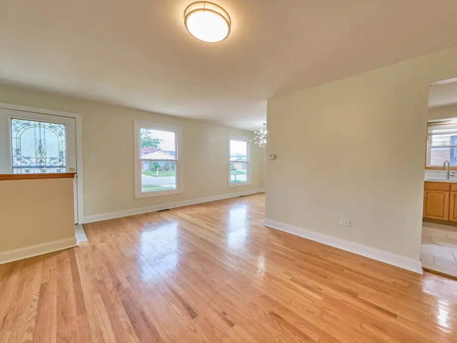 18207 Ravisloe Terrace, Country Club Hills, IL 60478 - Image #3