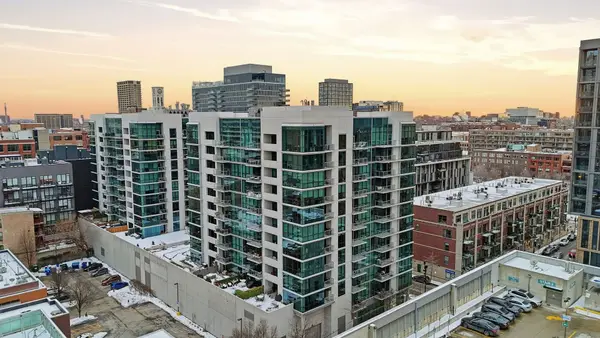 Address Withheld By Seller, Chicago, IL 60607