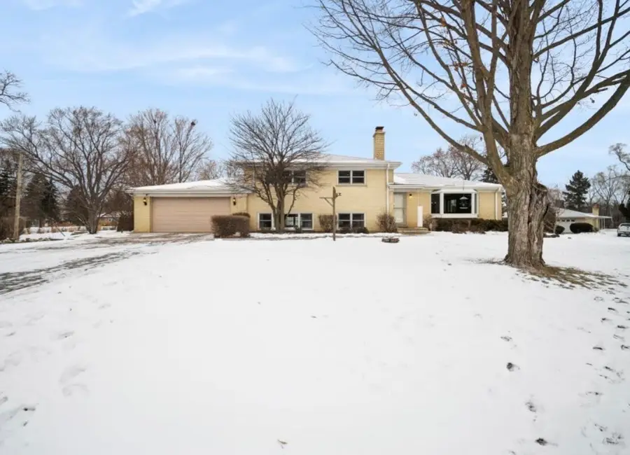 590 E Capri Drive, Palatine, IL 60074 - Image #3