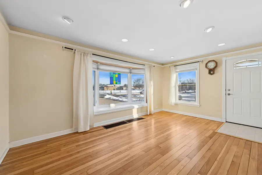 126 N Rohlwing Road, Palatine, IL 60074 - Image #2