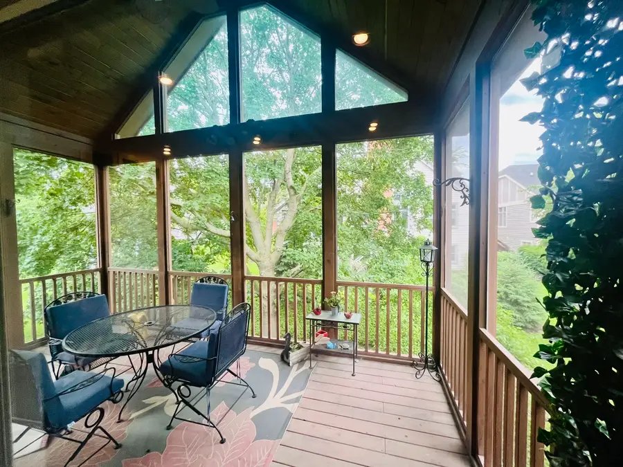 4 Greenbrier Court, Lake In The Hills, IL 60156 - Image #2