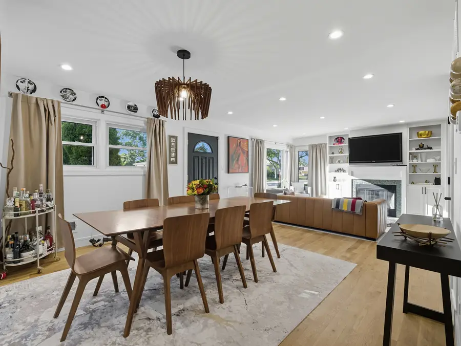 9327 Oriole Avenue, Morton Grove, IL 60053 - Image #2