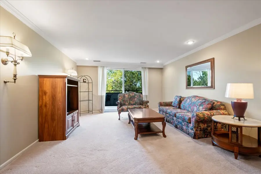 6400 N Cicero Avenue #410, Lincolnwood, IL 60712 - Image #3