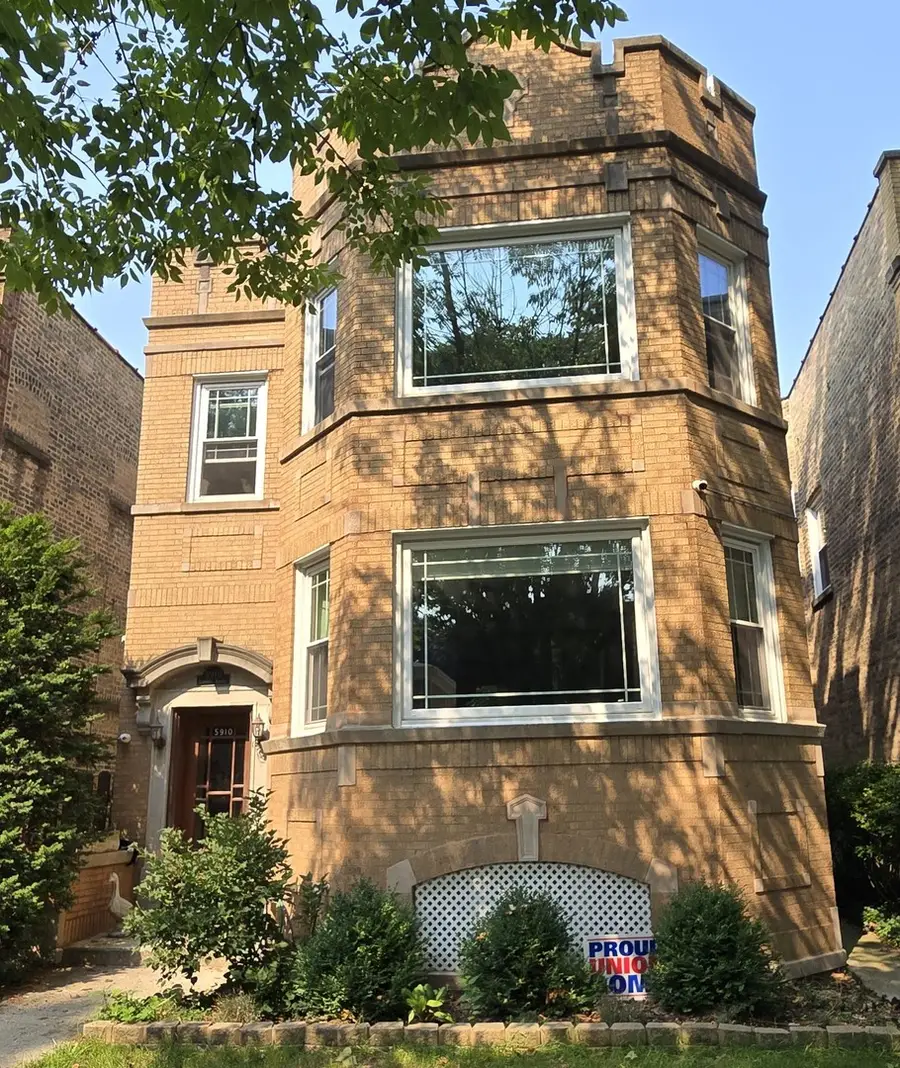 5910 N Campbell Avenue, Chicago, IL 60659 - Image #2
