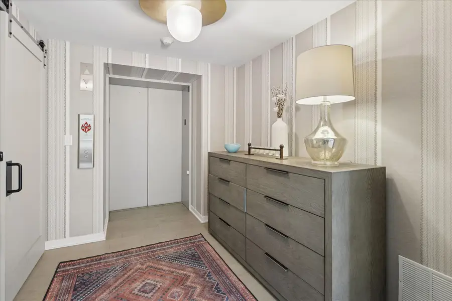 Address Withheld By Seller, Chicago, IL 60607 - #2