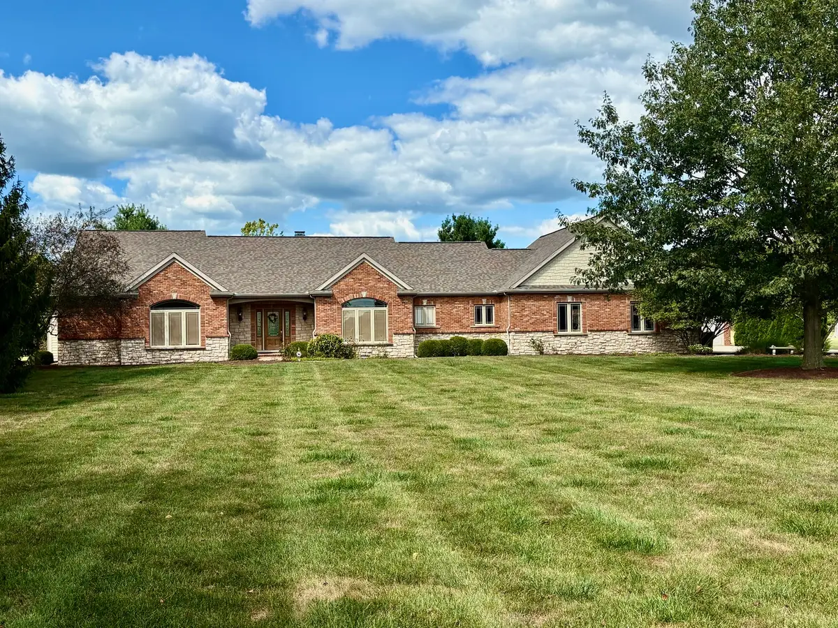 200 Riverbend Boulevard, Mahomet, IL 61853 - Image #1