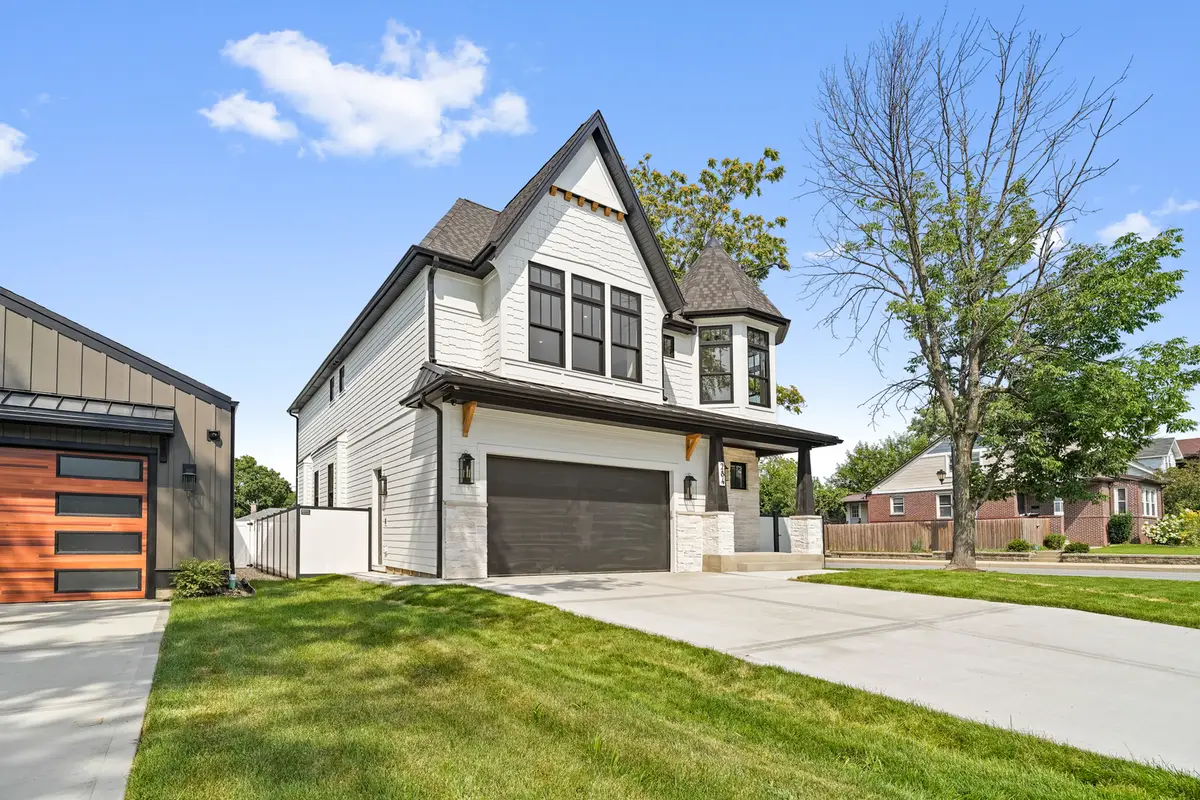 284 N Highland Avenue, Elmhurst, IL 60126 - Image #1