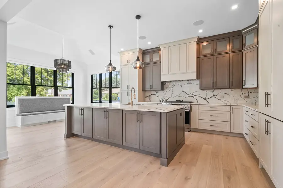 284 N Highland Avenue, Elmhurst, IL 60126 - Image #2