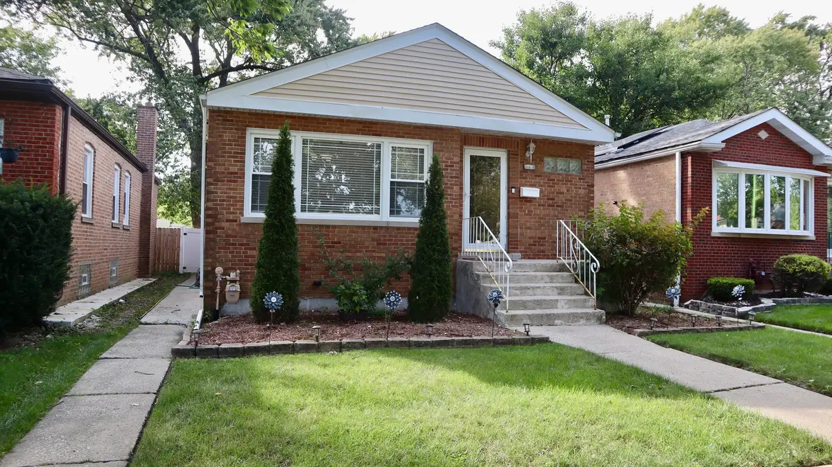 11836 S Hale Avenue, Chicago, IL 60643 - Image #1