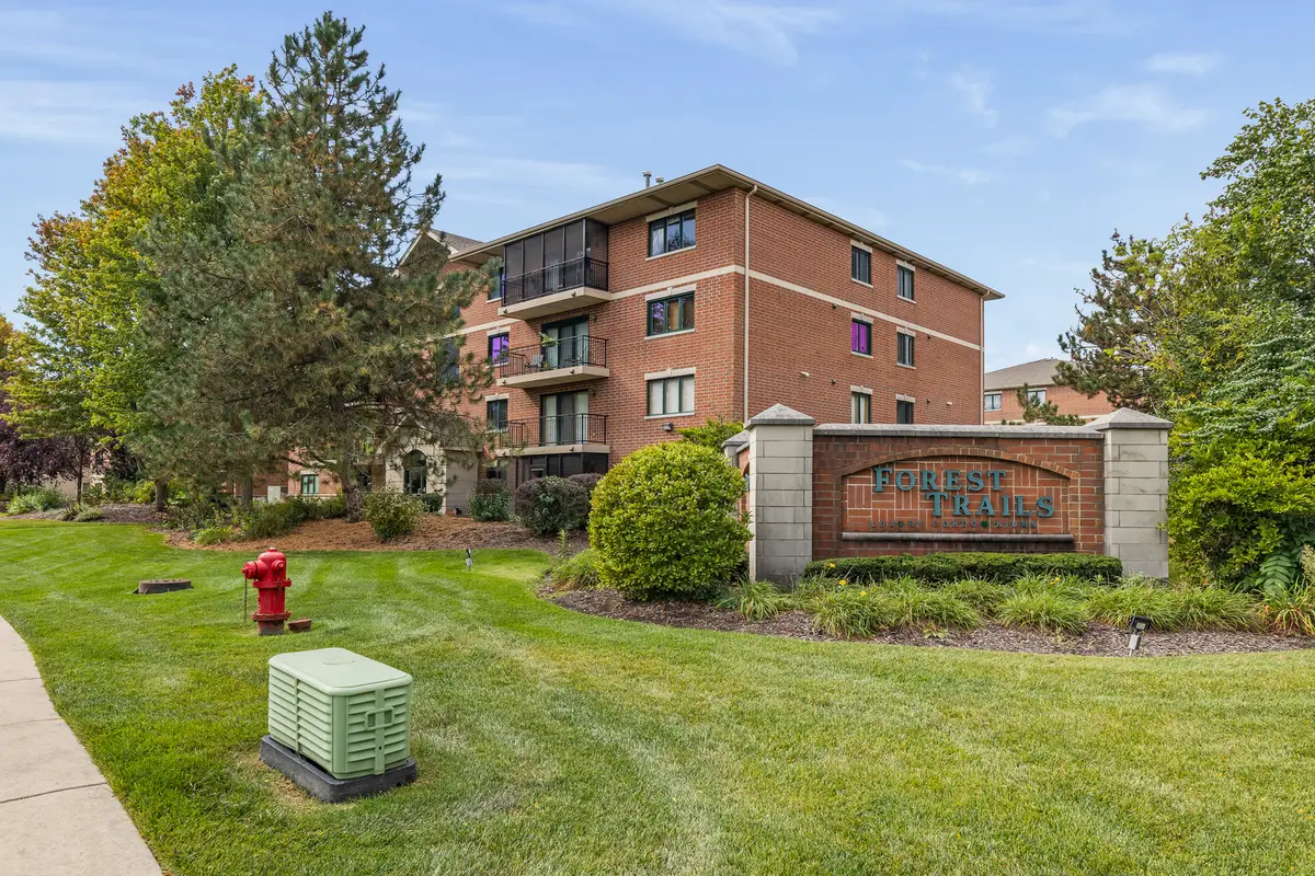 6820 W Winding Trail W #101, Oak Forest, IL 60452 - Image #1