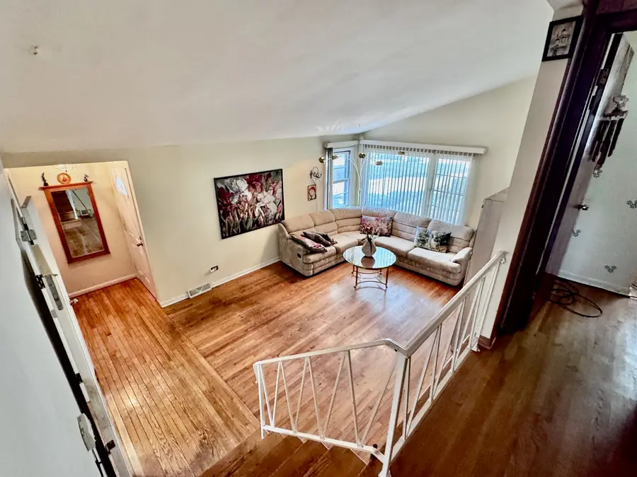 597 Lowden Avenue, Glen Ellyn, IL 60137 - Image #2