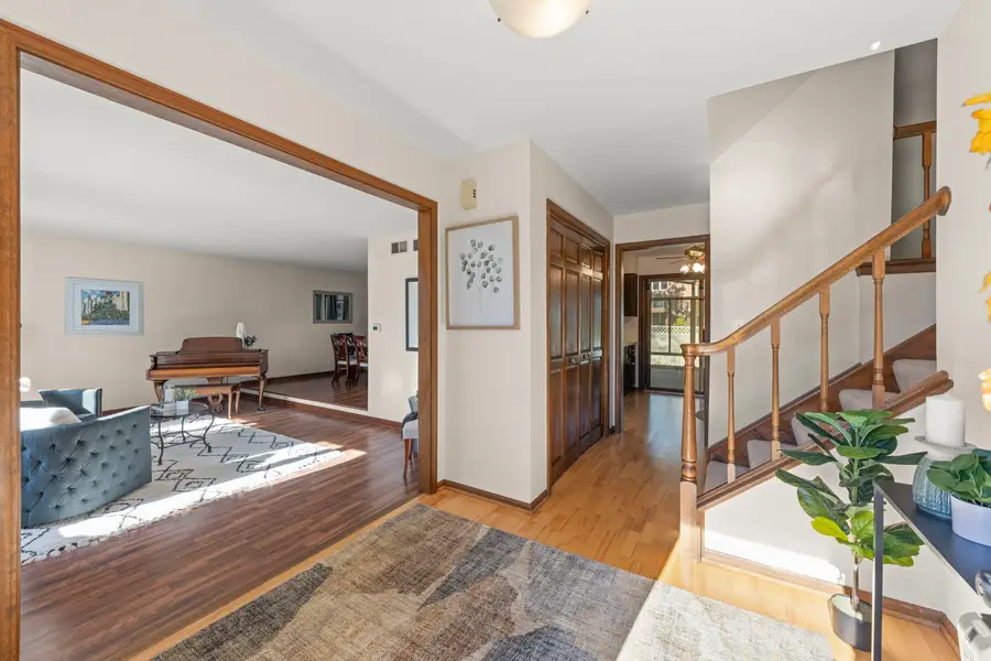 21W756 Mccarron Road, Glen Ellyn, IL 60137 - Image #2