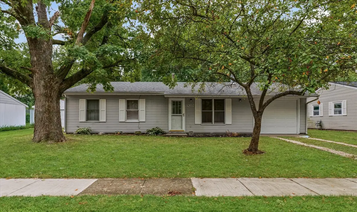 3207 Ridgewood Drive, Champaign, IL 61821 - Image #1
