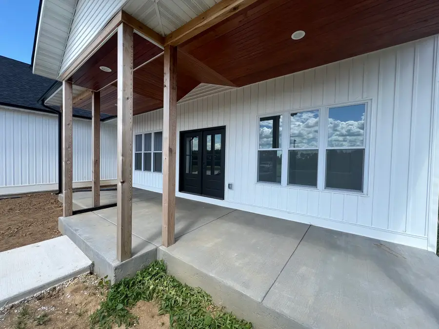 692 Penrose Road, Dixon, IL 61021 - Image #2