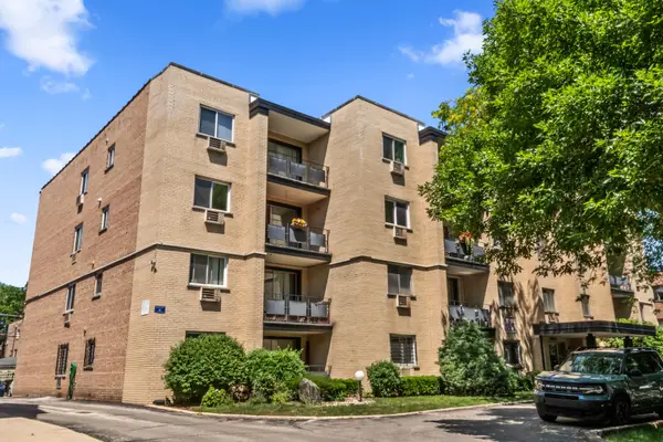 1340 W Touhy Avenue #302, Chicago, IL 60626