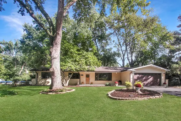 1623 Indian Hill Drive, Roselle, IL 60172