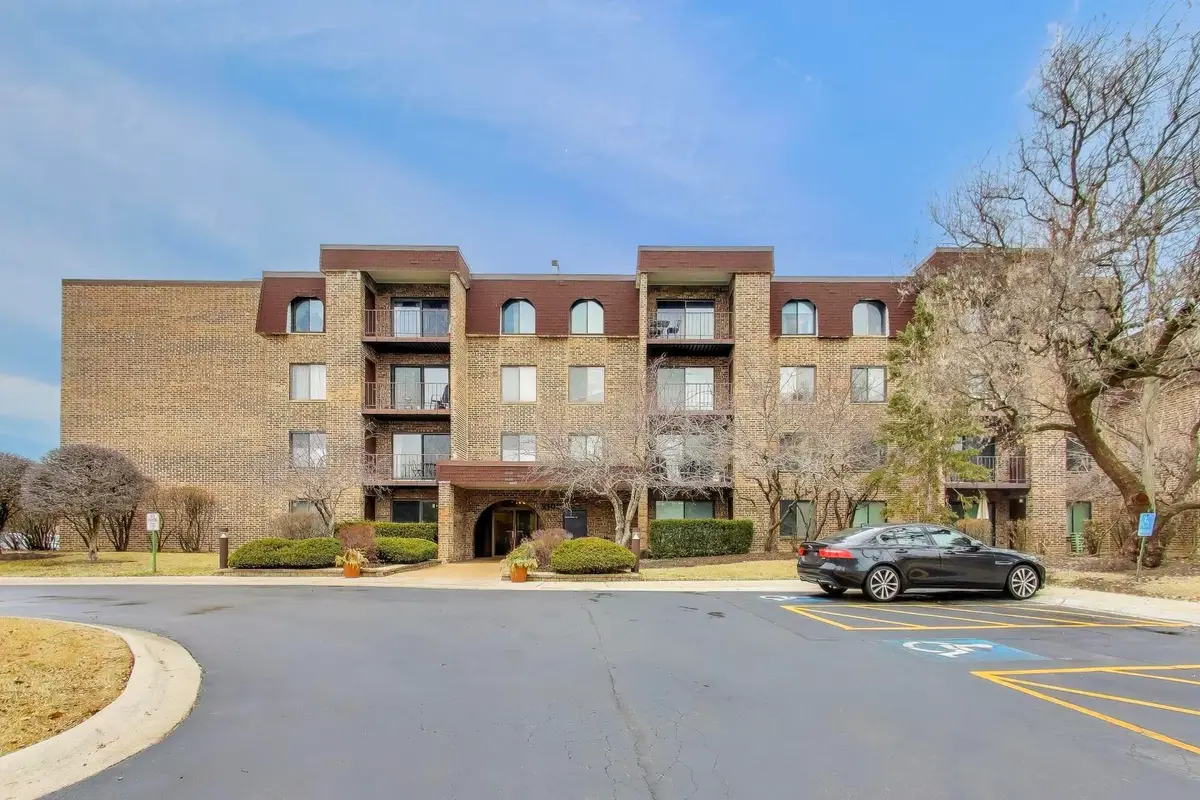 2100 Valencia Drive #203-B, Northbrook, IL 60062 - Image #1