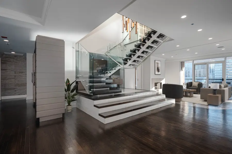 270 E Pearson Street #701-801, Chicago, IL 60611 - Image #2