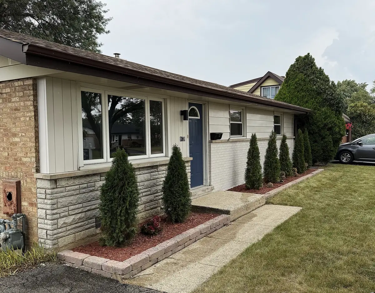 9128 Homestead Lane, Bridgeview, IL 60455 - Image #1