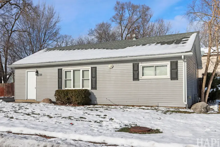 1310 N Poplar Avenue, Round Lake Beach, IL 60073 - Image #2
