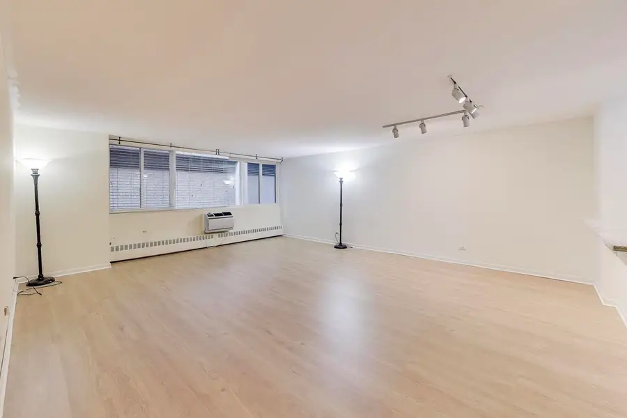 1516 Hinman Avenue #211, Evanston, IL 60201 - Image #2